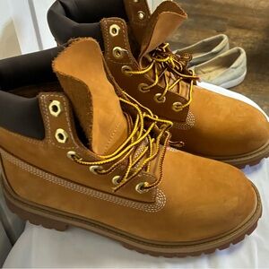 Timberland Wheat Nubuck Lace-Up Work Boots with Yellow/Brown Laces